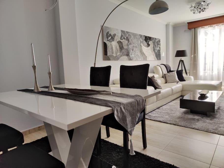 Ferienwohnung Magnifico Piso En Naron Exterior foto